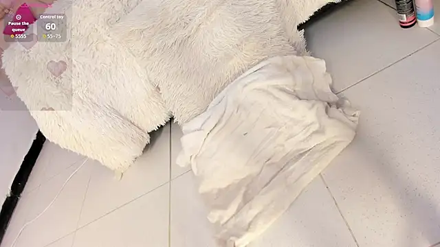 Nicolle_foxy live sex cam