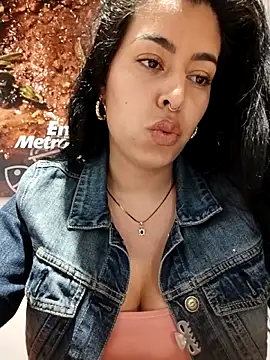 luianna - Luianna's free webcam - UK Sex Cams