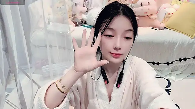 akiki711 - AKiKi711's free webcam - UK Sex Cams