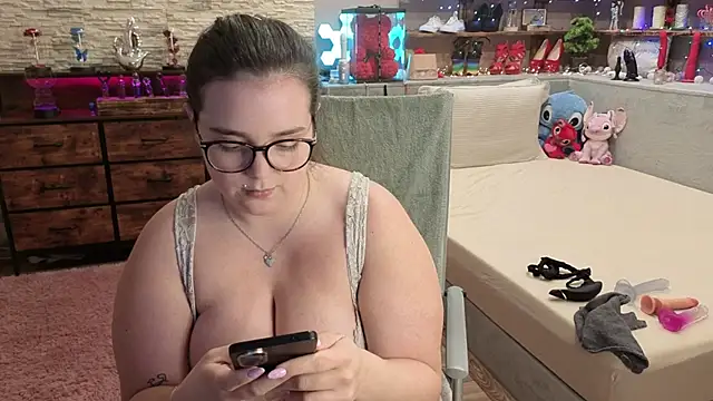 Kimberly-Caprice webcam