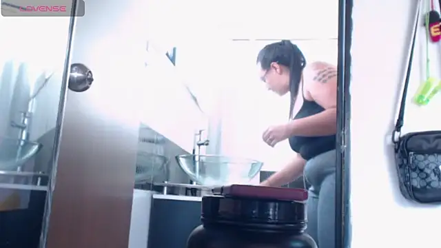 miia-big1boobs_ webcam