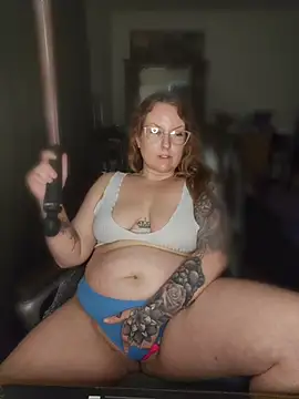 TattedMamaXOXO webcam