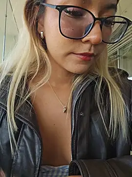 Pretty_roxxyy webcam