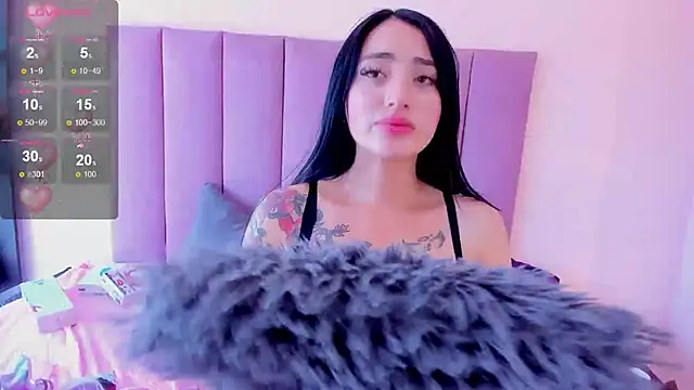 violet_myerrs webcam