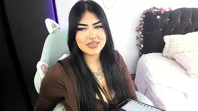 hollycute__ - Hollycute__'s free webcam - UK Sex Cams