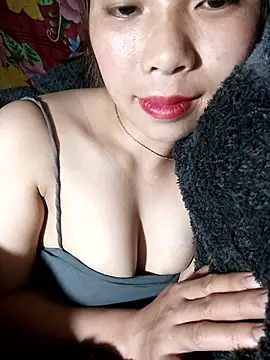 uyen-gogo webcam
