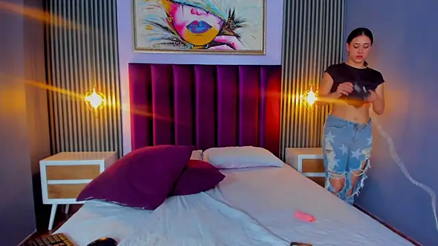 Ariana_collinss webcam