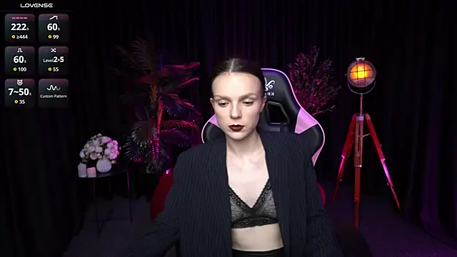 Wild_Alice_me webcam