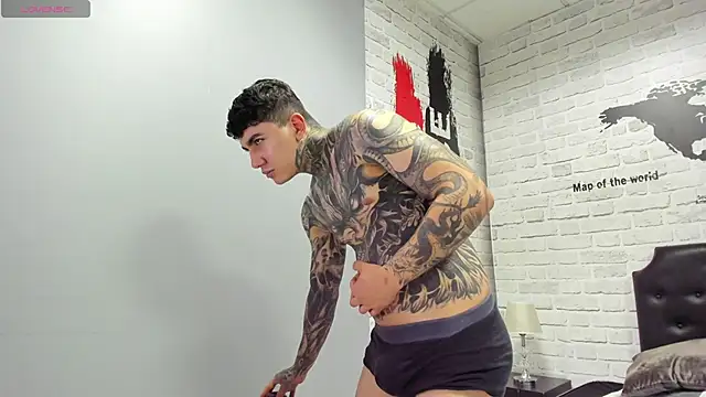 Gury_tattoo webcam