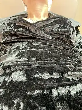 Irresistible24 webcam