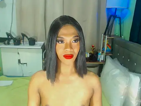 GoldenCumTYRA webcam