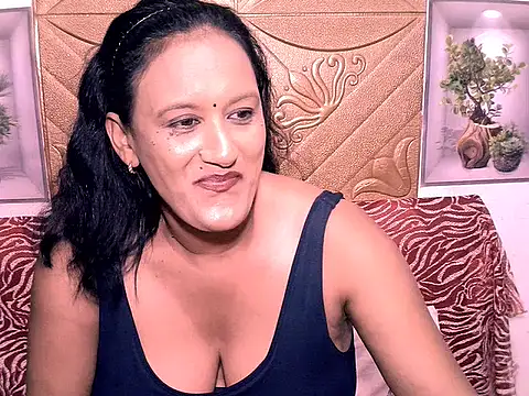 Indiansexyboobs18 webcam