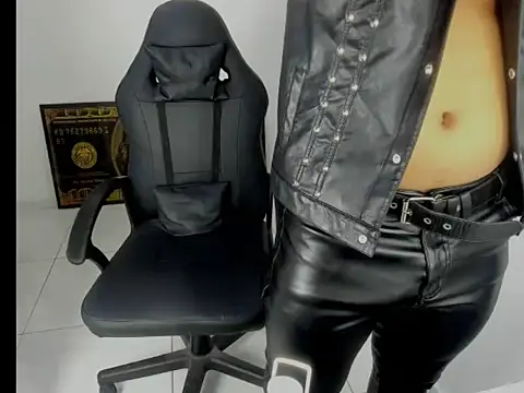 master_leather - Master_leather's free webcam - UK Sex Cams