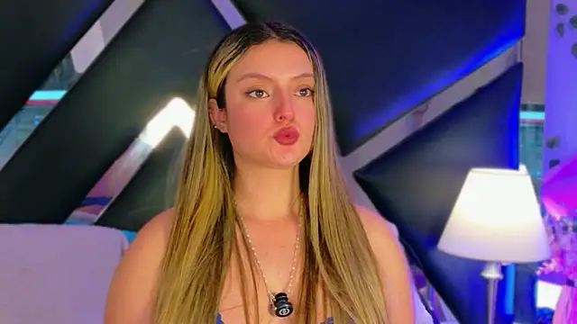 Giigii_Hadid_ webcam