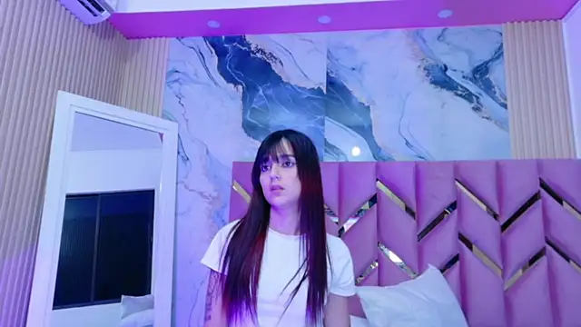 tightpinkypussyy webcam