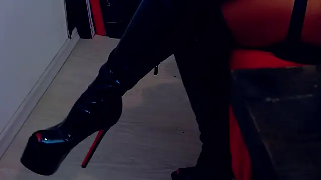 DommeBellatrix webcam