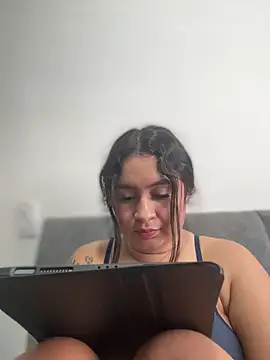 Pretty_Isadora webcam