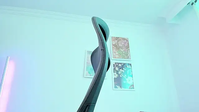 canelleGarces webcam