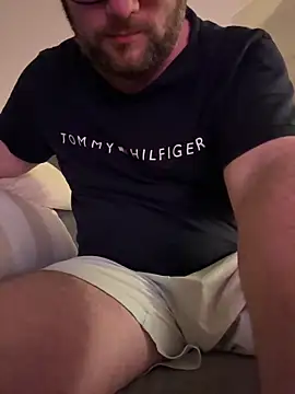 dominic2295 (M young) - Schwanz zeigen