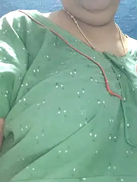 tamilthanushri webcam