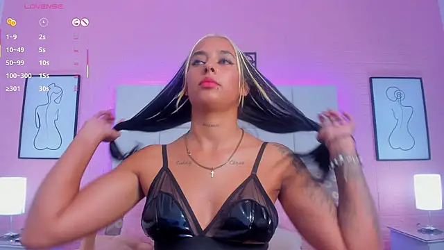 charlotte_kisss webcam