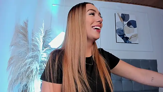 nikolevoshkie_ webcam