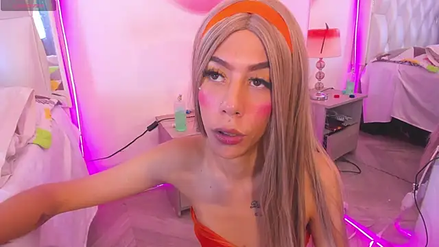 Darlyn_tenderhot__ webcam