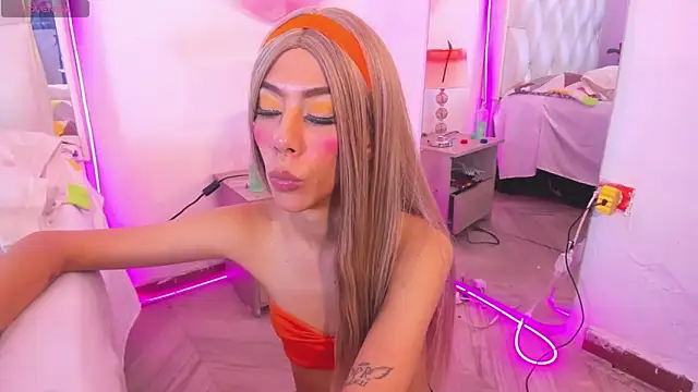 Darlyn_tenderhot__ webcam