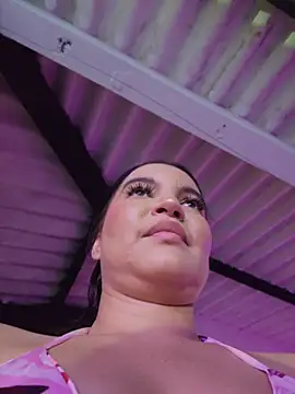 Pretty_Julieta webcam