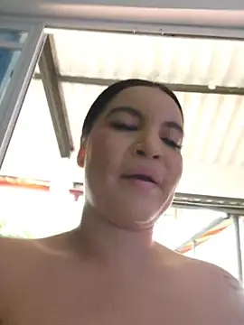 Pretty_Julieta webcam