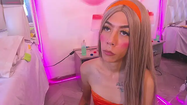 Darlyn_tenderhot__ webcam