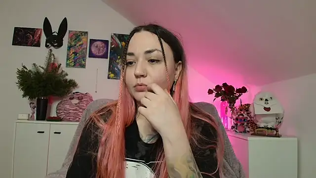 PinkHurricaneOfficial webcam