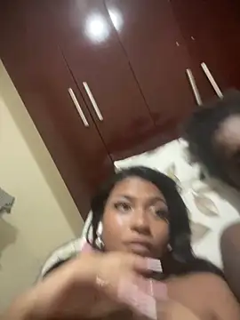 Louise_Mattos webcam