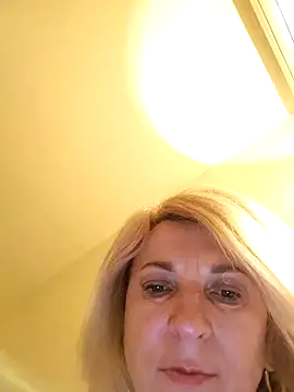 AhlyssaLove1155 webcam