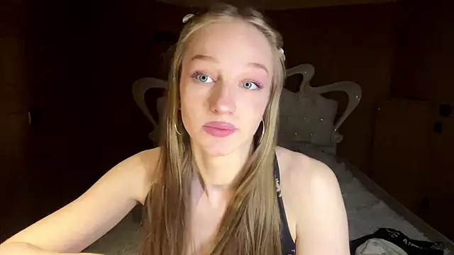 Anika_Socutehe webcam