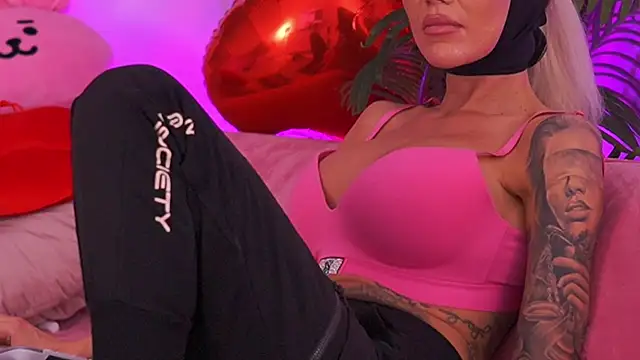 fallingangel - Fallingangel's free webcam - UK Sex Cams