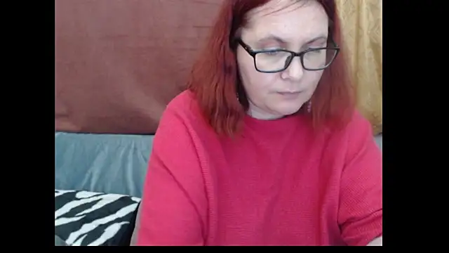 PlayfullMature webcam