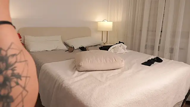 Peopleneedlove144 webcam