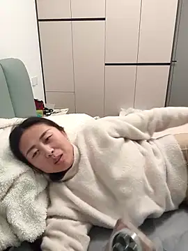 美女zzdd999在线直播