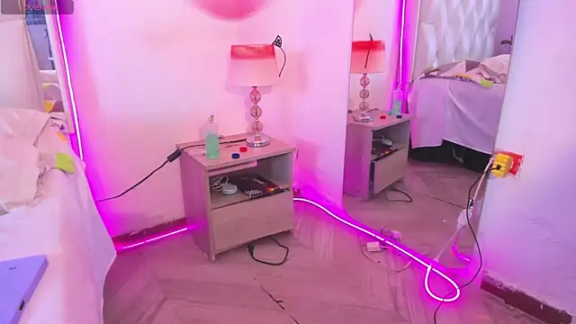 Darlyn_tenderhot__ webcam