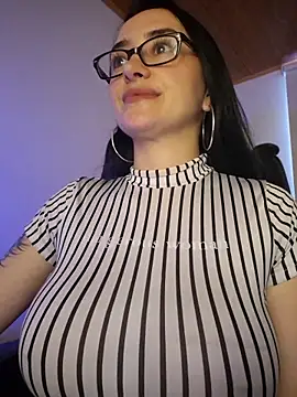 Webcam Model (preetypeach)  is live.Free join now!