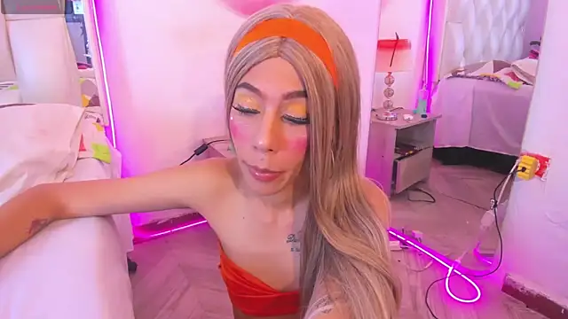 Darlyn_tenderhot__ webcam