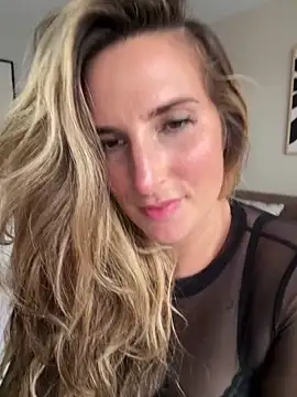 thescorpionfr_ (F young) - STRIP TEASE