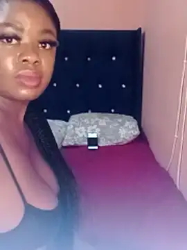 Luciouslips00 webcam