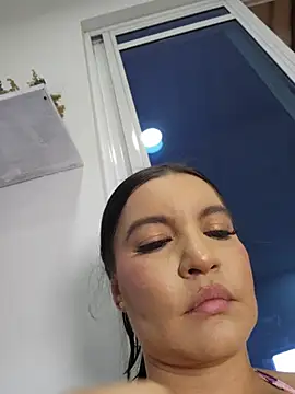 Pretty_Julieta webcam