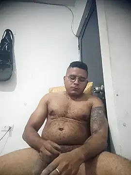 SaucyAffair0 live sex cam