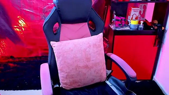 toy_and_pain - Toy_and_Pain's free webcam - UK Sex Cams