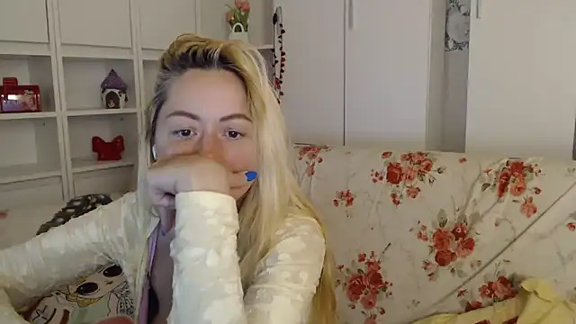 _karolynesyera_ webcam