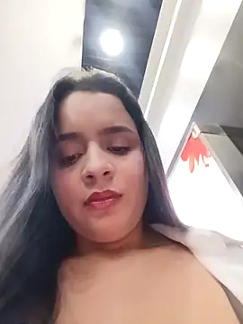 julieth_hot-69 (F young) - Showing boobs in public in a mall