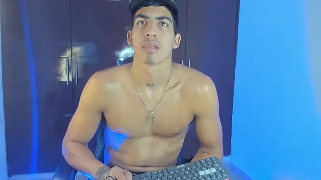 milo_latinboy (M young) - put oil all over my body